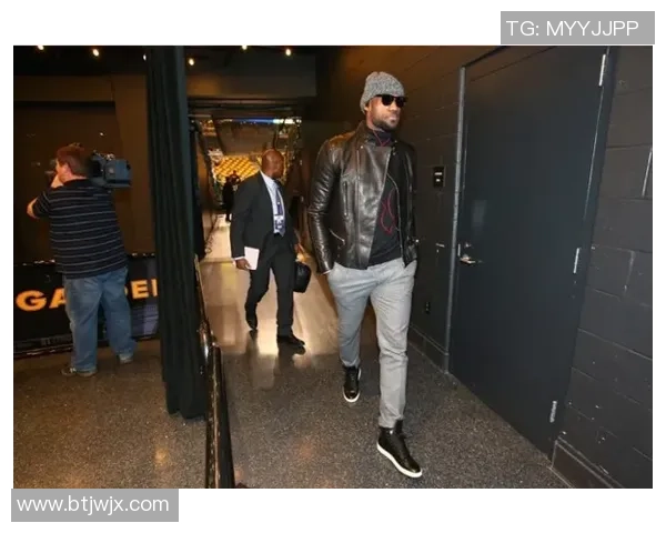 足球球星们的时尚之选板鞋如何影响潮流趋势与球场外形象塑造